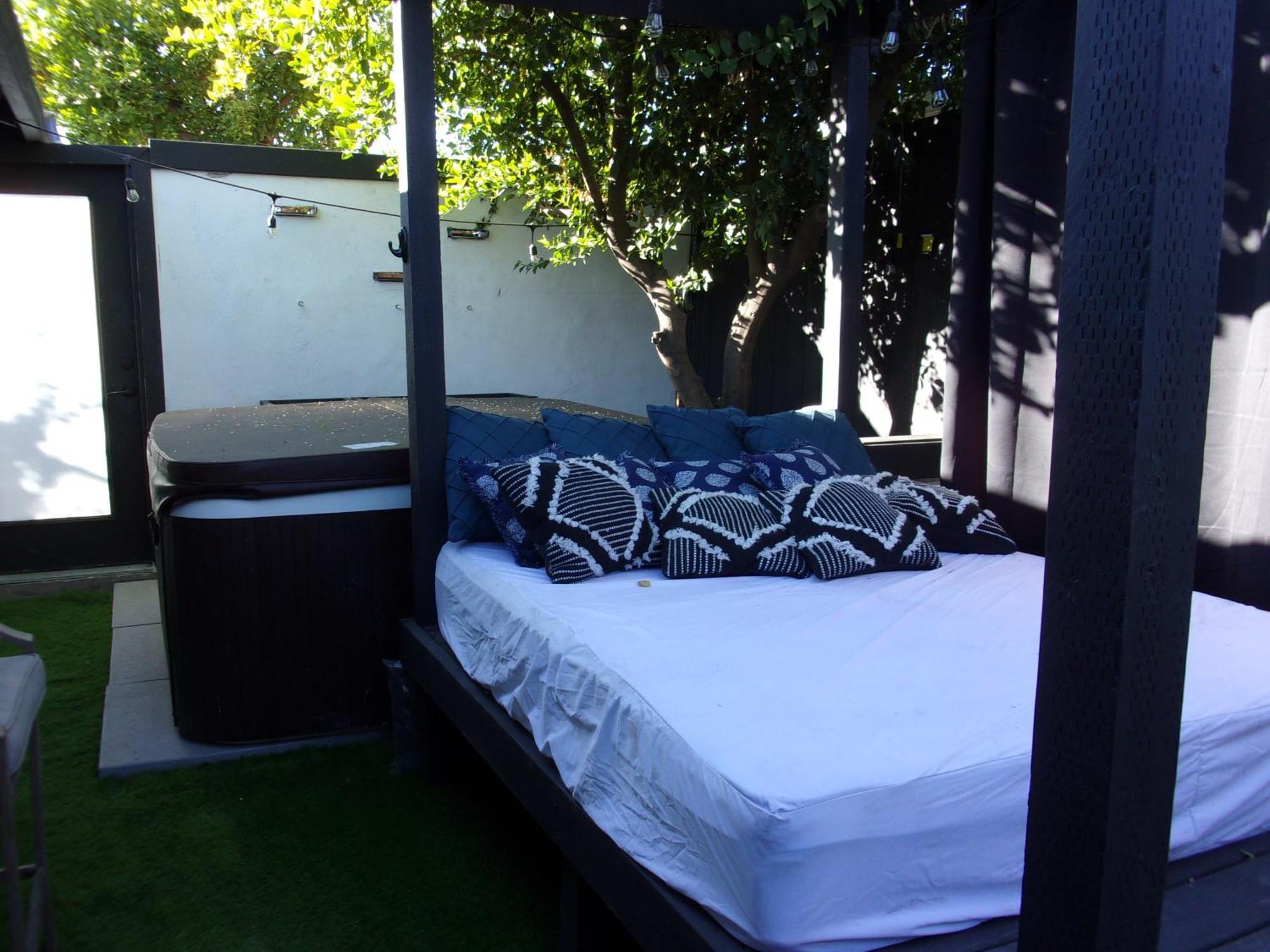 Updated Dwntwn 2Bd Twnhse W/Hot Tub& Private Patio 棕榈泉 外观 照片
